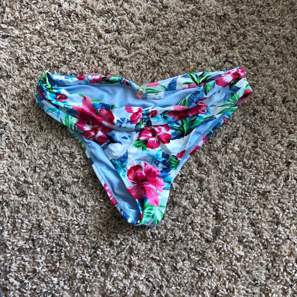 Rouched bikini bottom